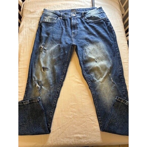Request Premium Jeans Mens 38x32 Relaxed Fit Ripped Blue Denim Black Label Pants - Picture 1 of 6